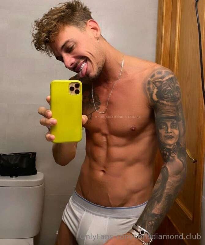 Like if you like boys like me😜