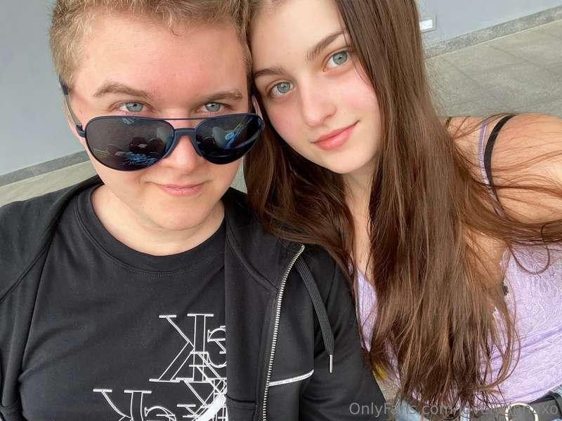 Your favourite fuck buddies 💦
Follow my new b/g page 🤭😝
Big ..