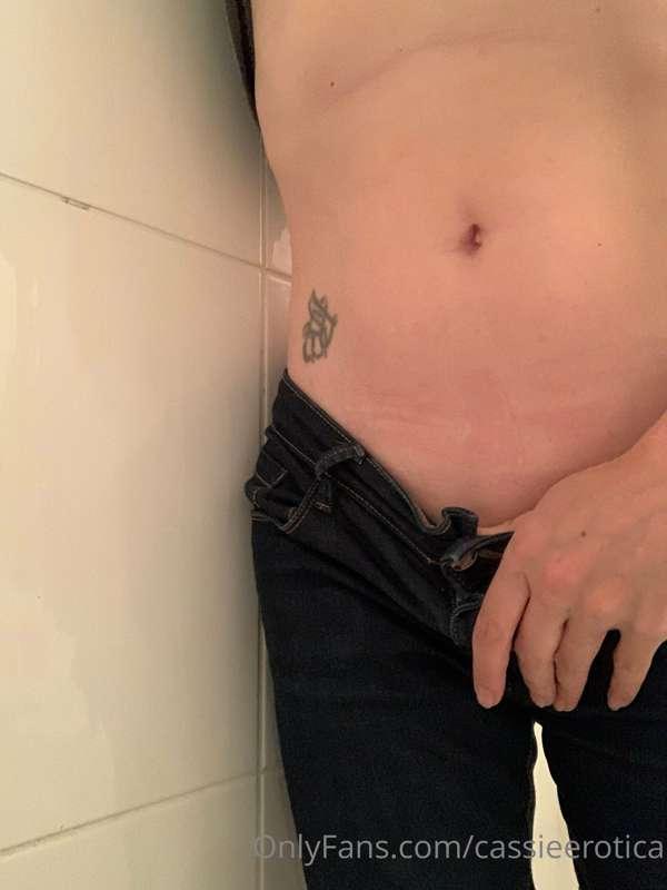 Feeling so horny at work right now so I sneaked to the bathr..