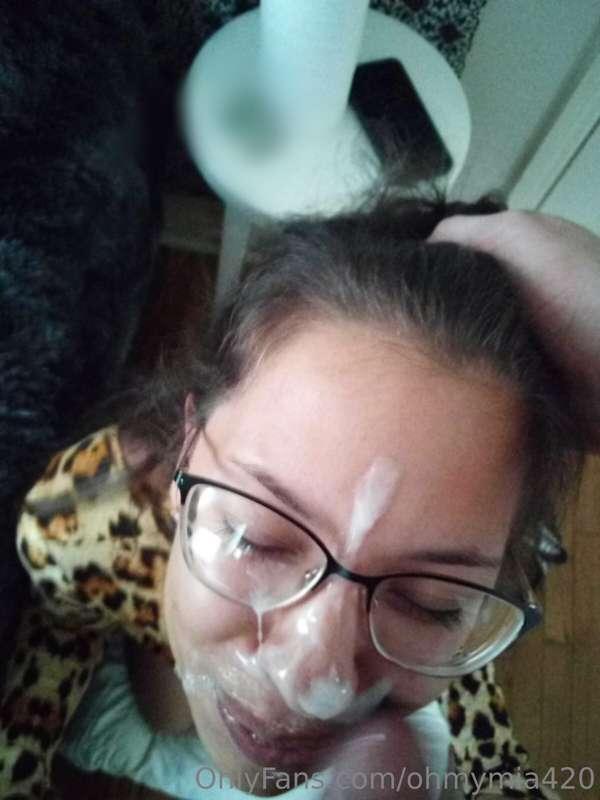 Cum all over my face 💦😇