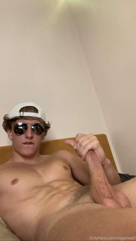 I wanna Fuck you in my Bed and add you to my Body Count List..