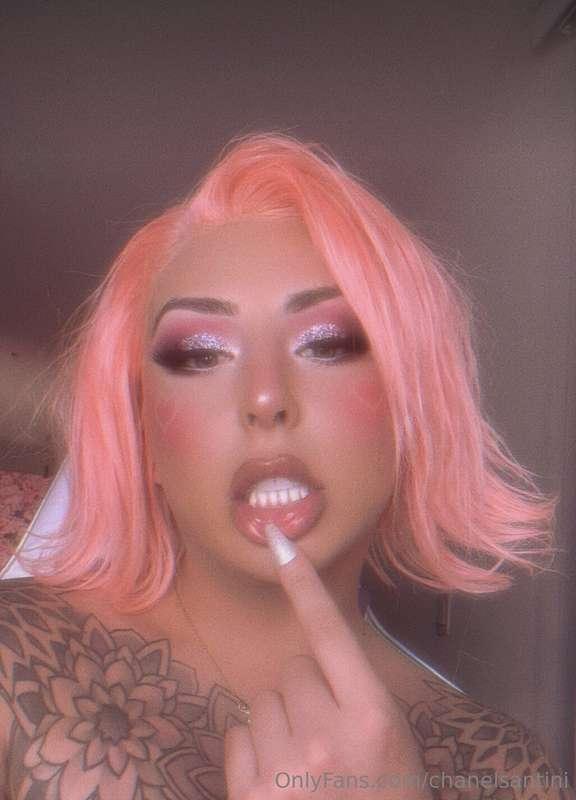 Come bite my lips 👄