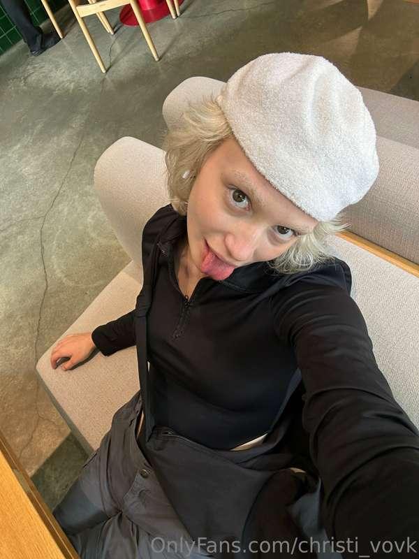 Hey, cuties, how's it going?💕😆💋