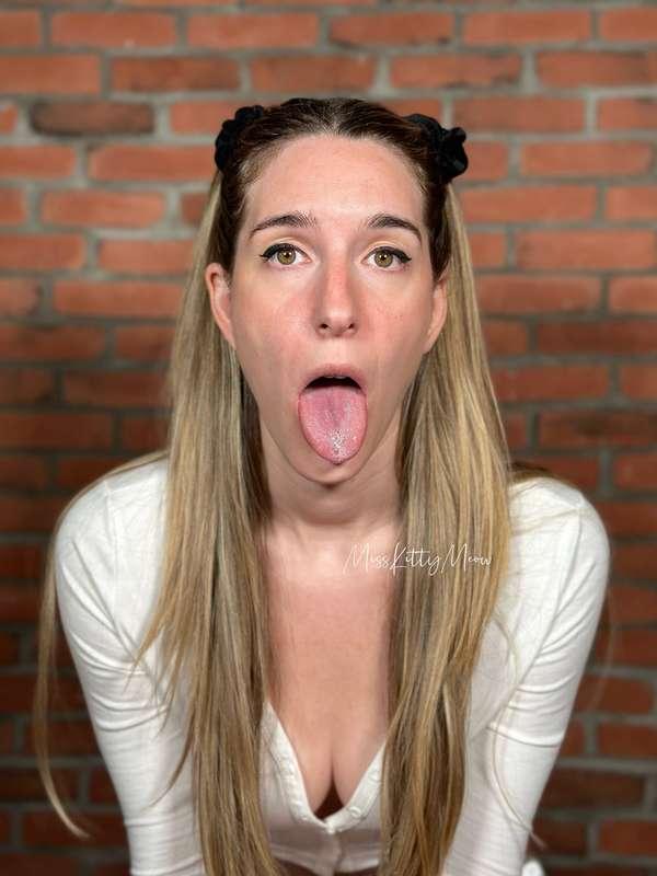 misskittymeow image #1
