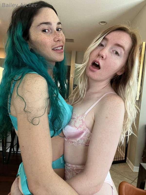 @eevee_bee and her step sis have a big surprise waiting for ..