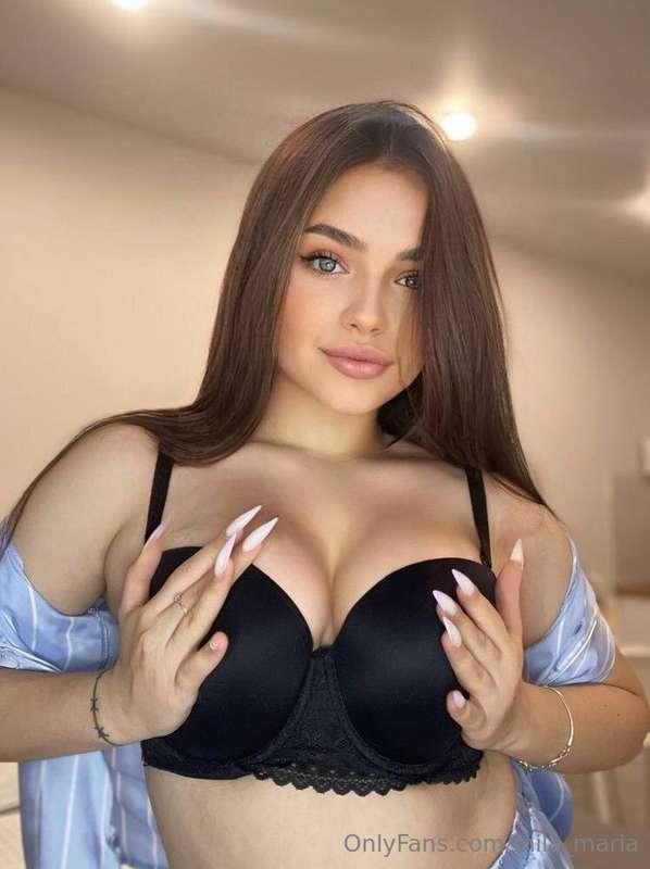 I'm @adriana_orlanda finally adult!!🥰 I love and mutual orga..