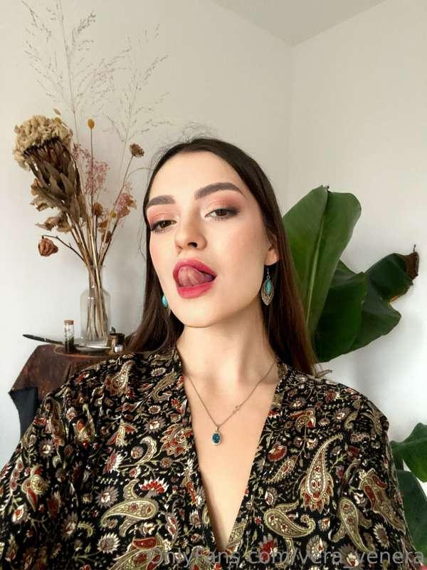 😋