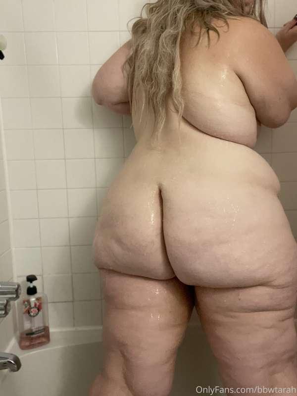 I’m having someone over to fuck me tonight do you guys want ..