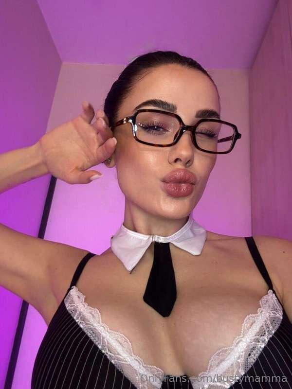 Stunning brunette💦 @tiffany_mur, If heaven were a person, th..