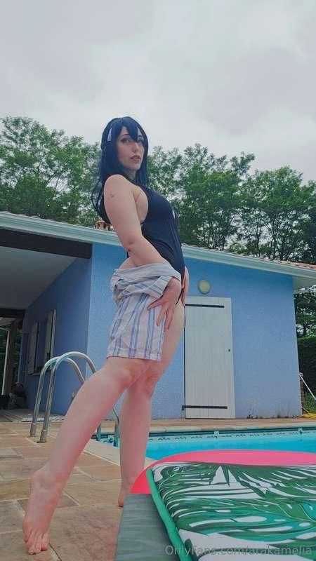 Some pool time with the current heat ? ❤