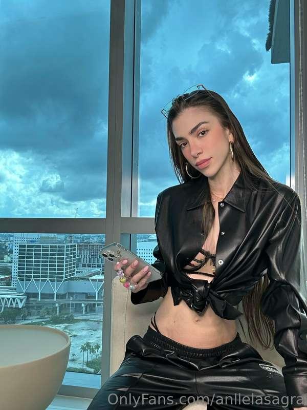 What kind of content do you want to see me do most?🤔💋