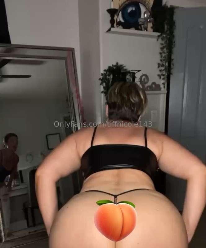 In the mood for a juicy peach? 💦🍑