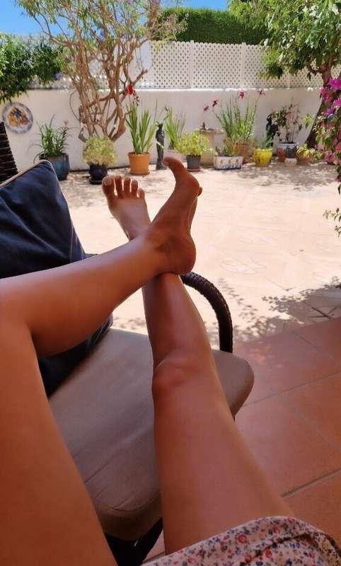 It's Feet Friday!!😜😍 I made a little video during my siesta...