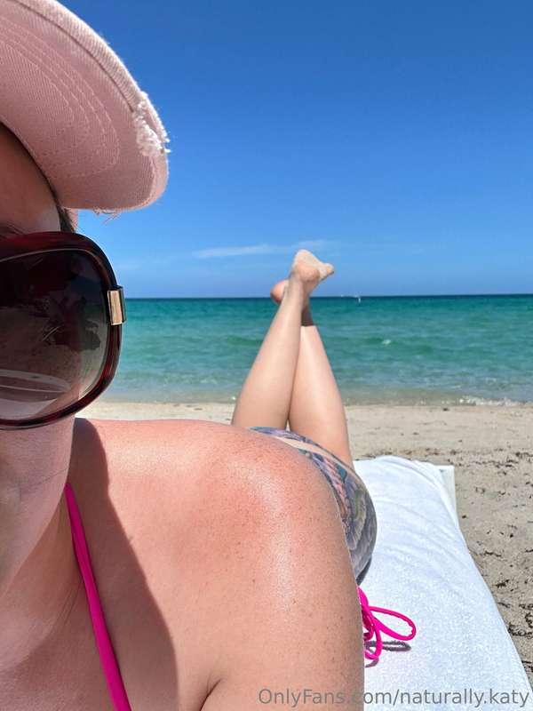 It’s beach time! One last vacation before the school season ..