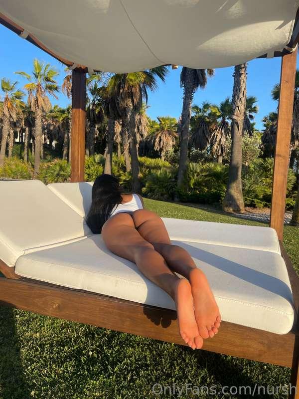 Like if you’d fuck me RAW no condom 🤭