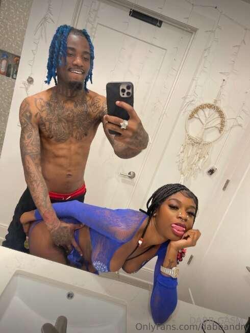 Mirror caught the moment she in position, I’m locked in 😤Thi..