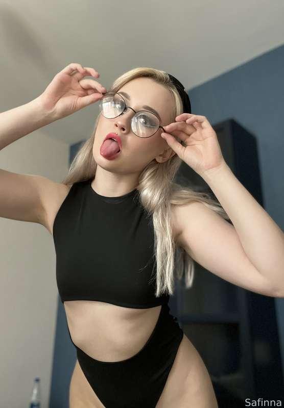 Hello, boys, I'm your new teacher. Who wants extra classes?  
                                                                      I'm sure I can teach you a lot of new naughty things... 🖤


𓆩♡𓆪 #blonde #lingerie #stockings #teasing #fyp #fetish #teen #sexy #young #horny 𓆩♡𓆪