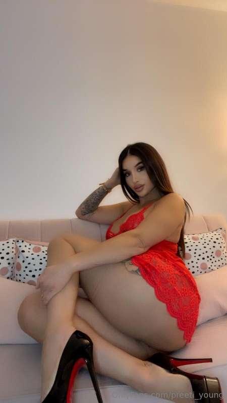 You know I’ve been fantasising about how you’d fuck me all d..