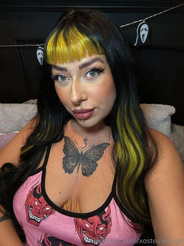 Good morning I’m online all day as always 🥰