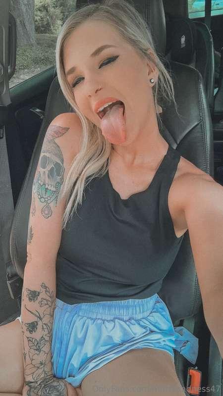 😜