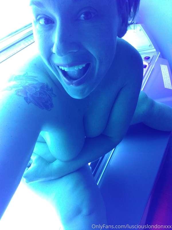 ☀️Tanning felt so good today after months of quarantine!!! U..