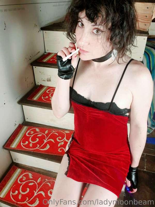 The cig is a homemade prop, but these curves are 100% genuin..