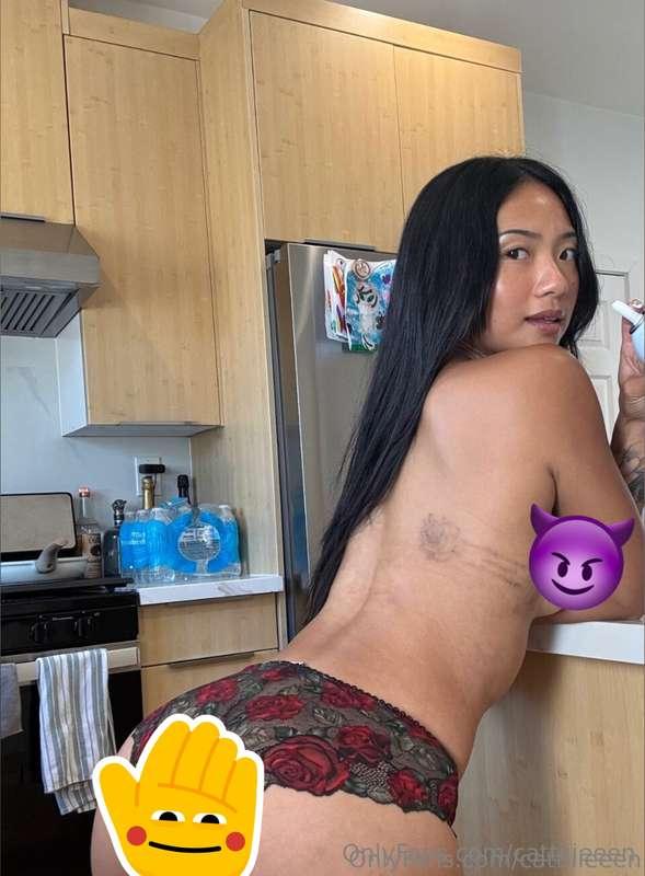 Mondays are hard.... you should be too 😏