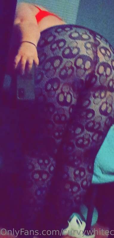 curvywhitechick_89 image #1