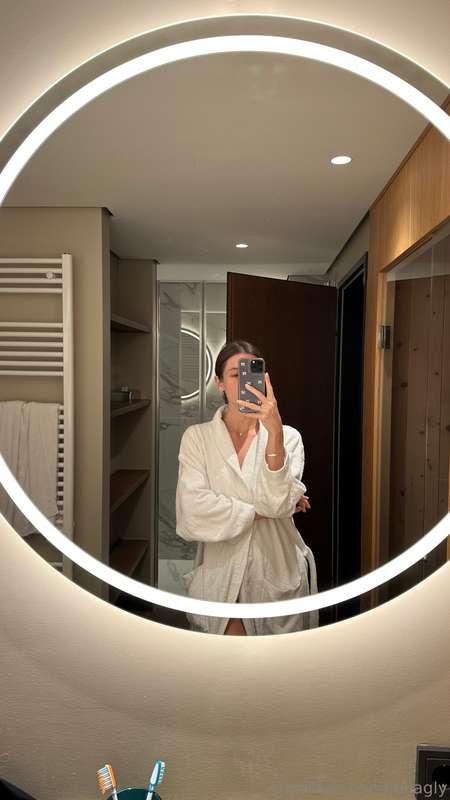 VIPs check your DMs if you wanna see what I did last night 🪞..