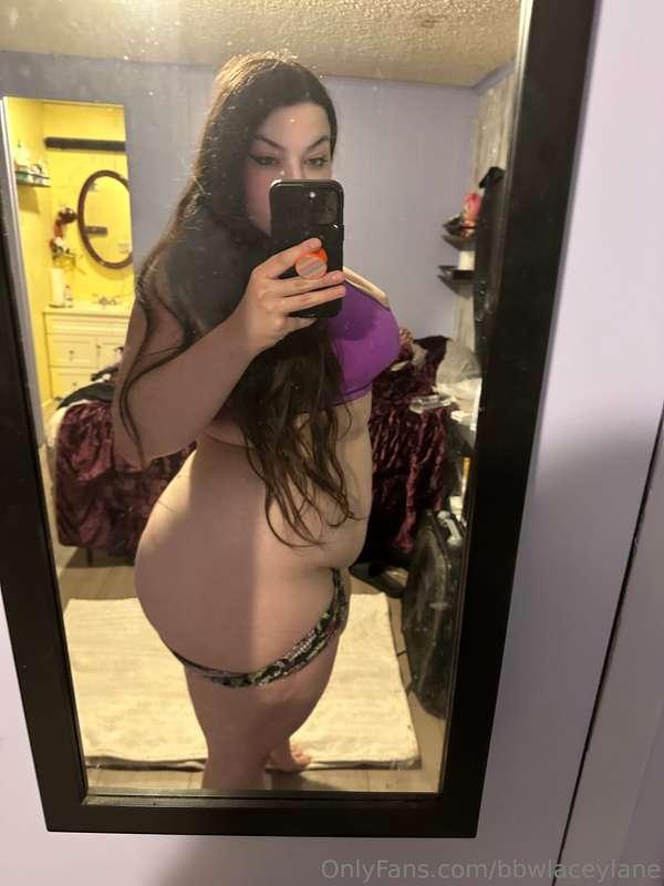 Like for more booty pics 🤪🤪