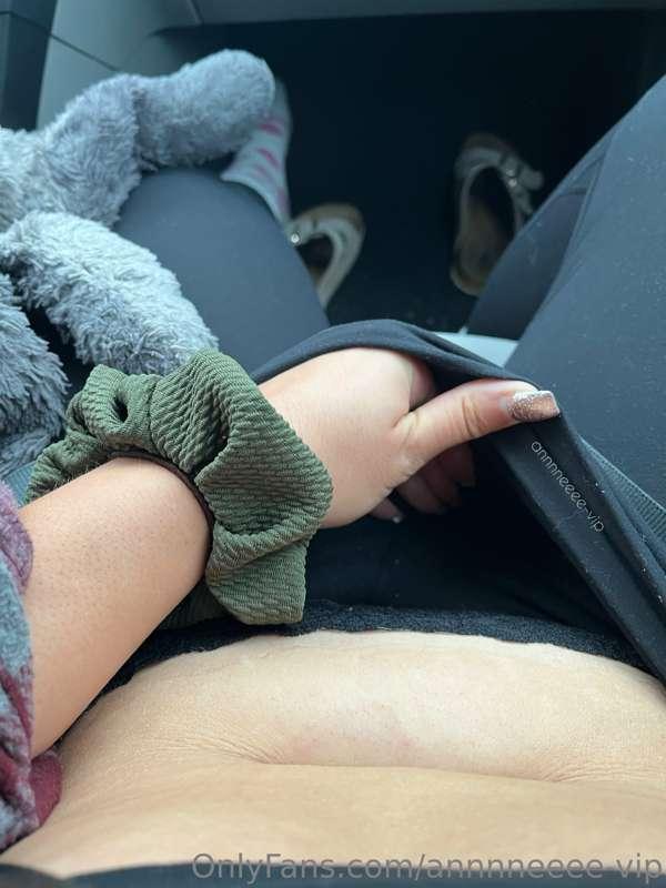 Does your wife send you photos like these when she’s out? 🤭😈..