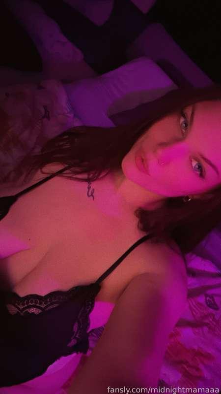can i be yours tonight?








#pretty #sexy #Cleavage #Blueeyes #Lingerie #Goodnight #Mommy #Mommymilkers #fyp #milf #youngmilf
