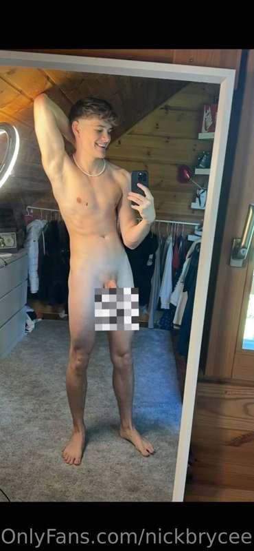 You want the pic uncensored, dm me baby😝😈