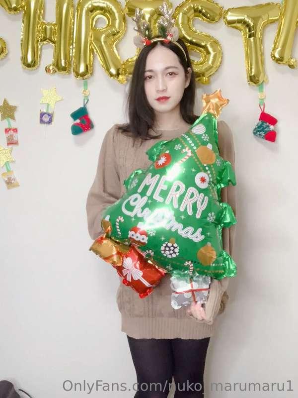 ✧*｡🎄𝐌𝐞𝐫𝐫𝐲𝐂𝐡𝐫𝐢𝐬𝐭𝐦𝐚𝐬🎄✧*｡
皆様にたくさんの幸せが降り注ぎますように♥️
まるサンタのプレゼントはエッ..