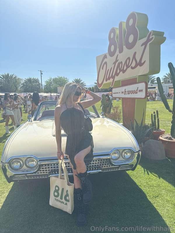 Vacation mode I'll be on my @xxhayjxx vip page it's 🆓 🆓!!!