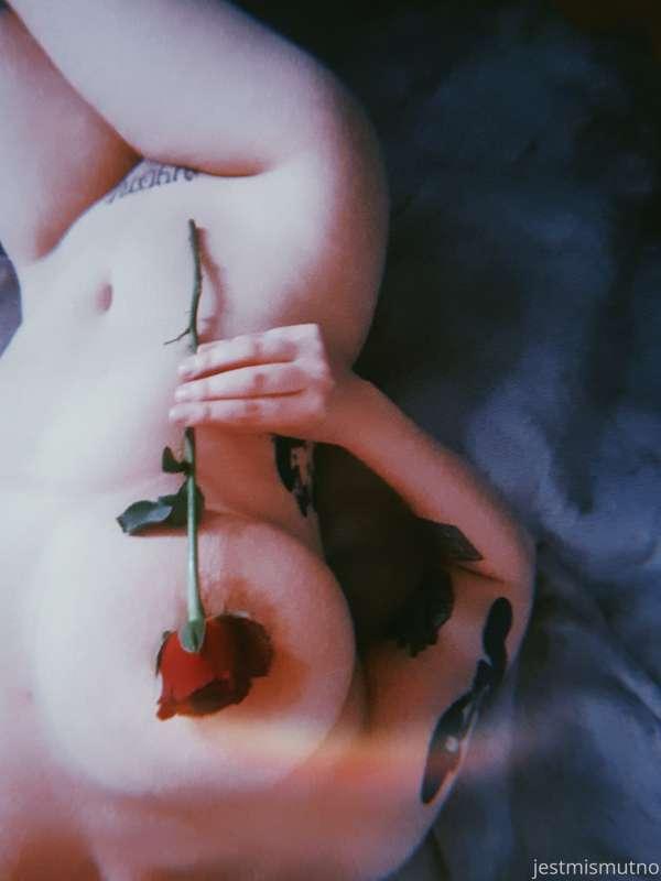 Spóźnione życzenia walentynkowe kochani :* niedługo wrzucę c..