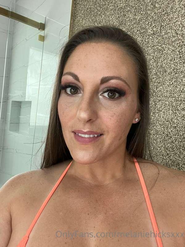 Who can guess where and who I’m shooting with today? #milf