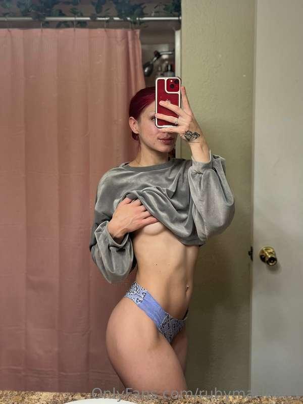 Happy Monday 🤓 let’s start the week off right and come chat ..