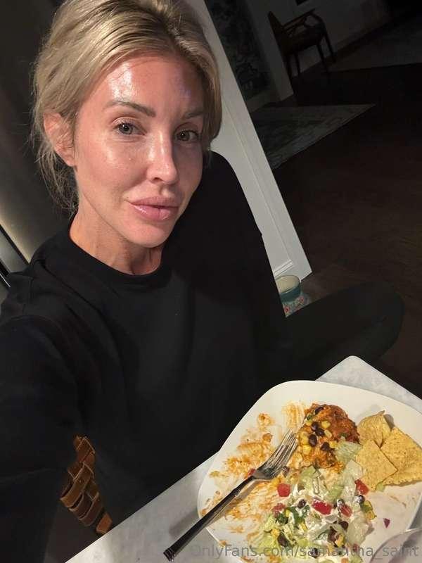 Come have an early dinner with me❤️