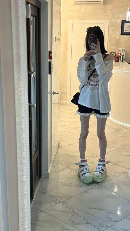 I went to the dentist today, by the way, I'm going to have my tonsils out soon, I've been having so much trouble with themO_o
#fyp #skinny #egirl 