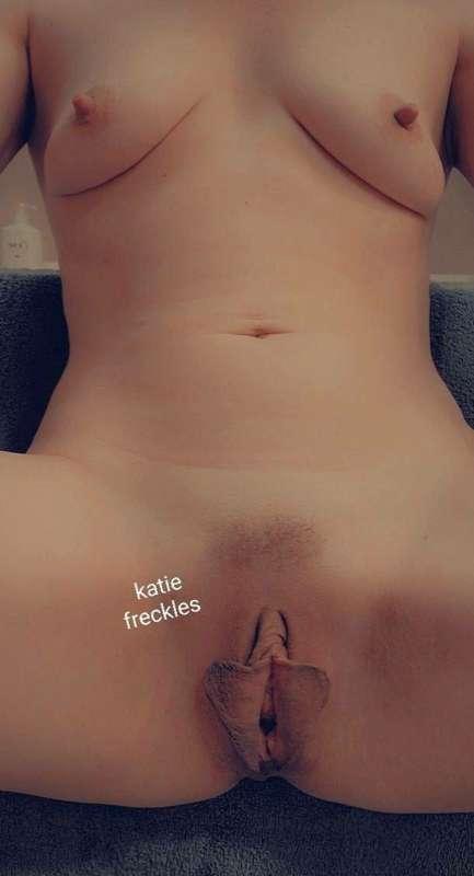 🚨 VIP • FULLY EXPLICIT • SALE 🚨
➡️ @katiefreckles ⬅️

💋 GO F..