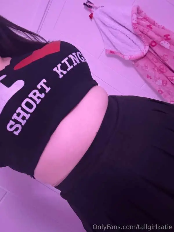 Where's my short kings at? likeeee thisss i'm looking 🤷🏻‍♀️