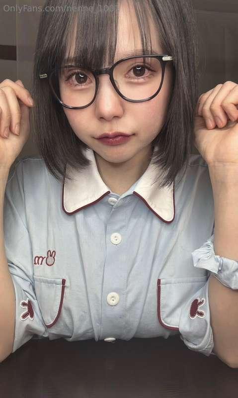 Swipe to open my shirt... 👀