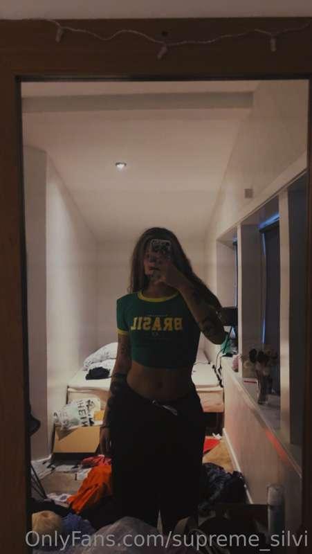 Look only at me not the room haha😜🤭🤭