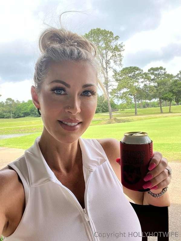 Cheers from the course, baby ⛳️🍻The sun’s out, and I’m behav..