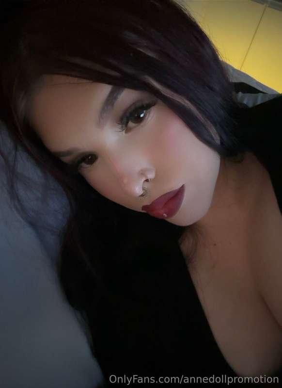 ‘i may look sweet and innocent but i promise you im not😉, me..