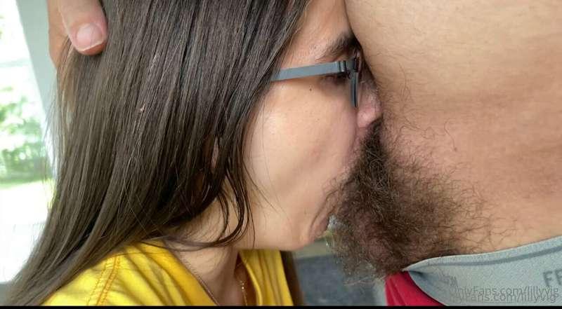 He came down my throat so hard that it made me nauseous 😈