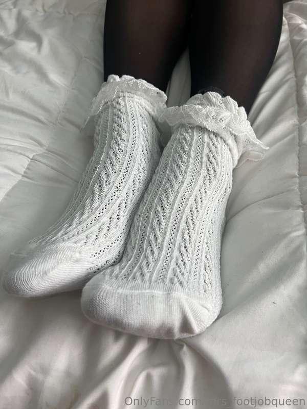 mrs_footjobqueen image #17