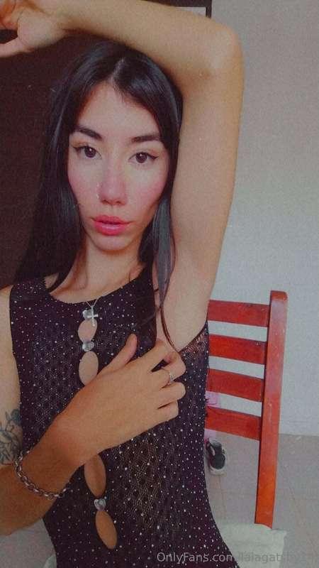 Do you want to cum in my armpits? 