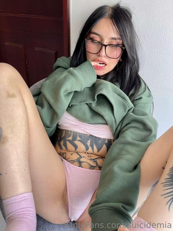 ## Maybe you like how my Green sweater fits on me... But wha..